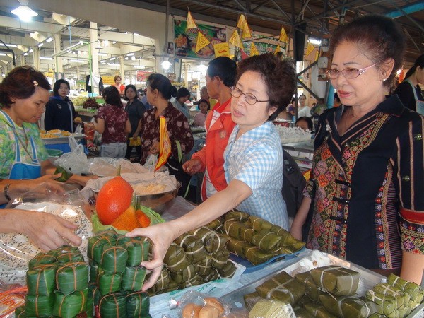 Quand les Vietnamiens rentrent de l’étranger pour accueillir le Nouvel An - ảnh 1